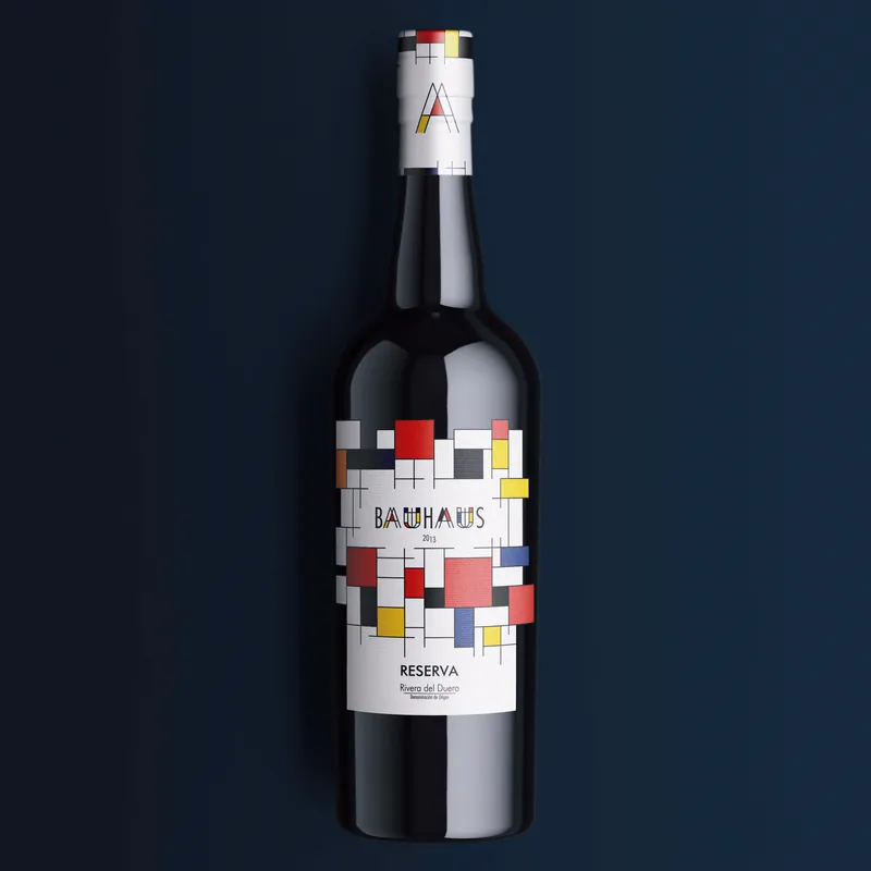 Botella con la etiqueta Bauhaus